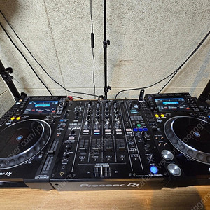 CDJ2000NXS2 2EA + DJM900NXS2 1EA 판매합니다