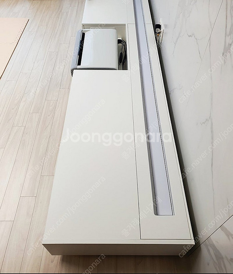 삼성X리바트 롤러블 120인치 스크린 및 거실장--1