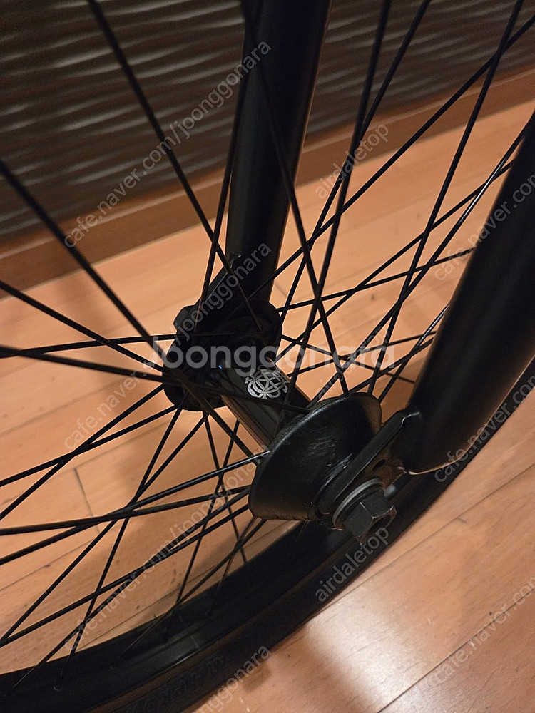 핀드밀스 풀커스텀 bmx 판매합니다.--3