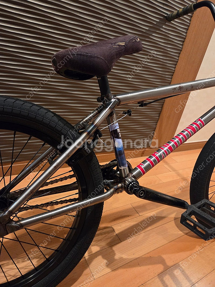핀드밀스 풀커스텀 bmx 판매합니다.--7