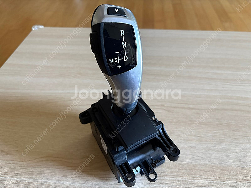 BMW 13년식 f10 전자 기어봉 팝니다.--0