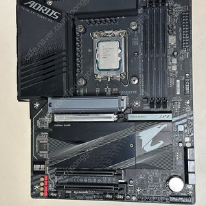부산 13700Kf z790어로스엘리트 LS720 3열수냉 다 같이 판매 합니다