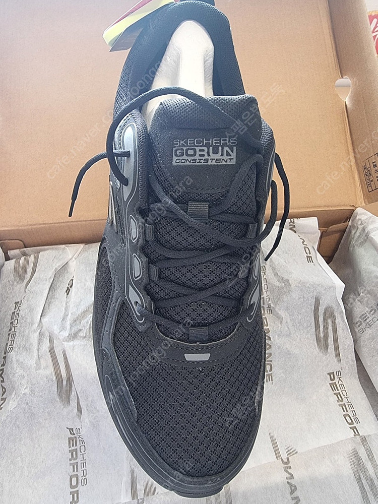 스케쳐스 고런운동화 새제품 300사이즈 팝니다.--1