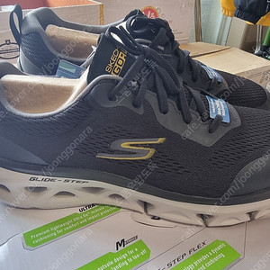 스케쳐스 글라이드스텝 295 (4e) 미개봉새상품 팝니다.