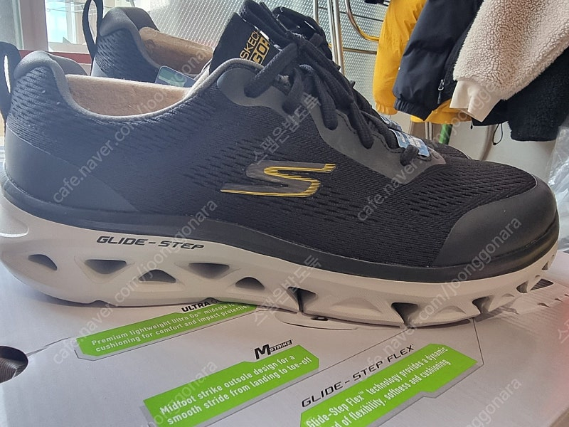 스케쳐스 글라이드스텝 295 (4e) 미개봉새상품 팝니다.--1