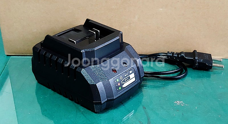 마끼다 배터리 958VF 18V 15셀 2개+충전기 + 무료배송 11 만원 ( 새물품 ) 삼성셀--3