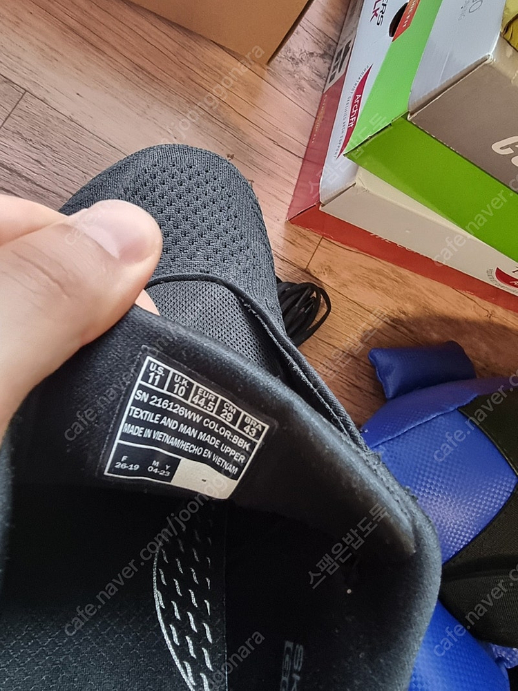 스케쳐스 아치핏 295 올블랙 새제품 팝니다.--4