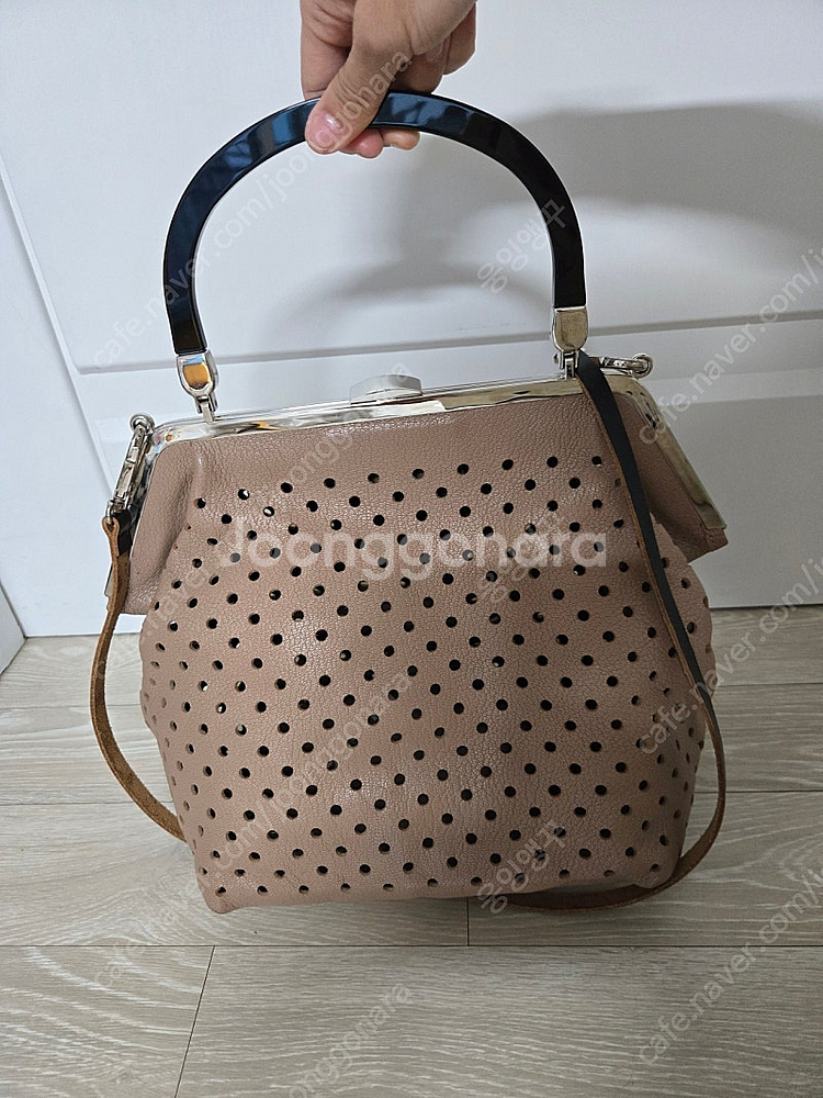 마르니 펀칭백 가방 정품--0