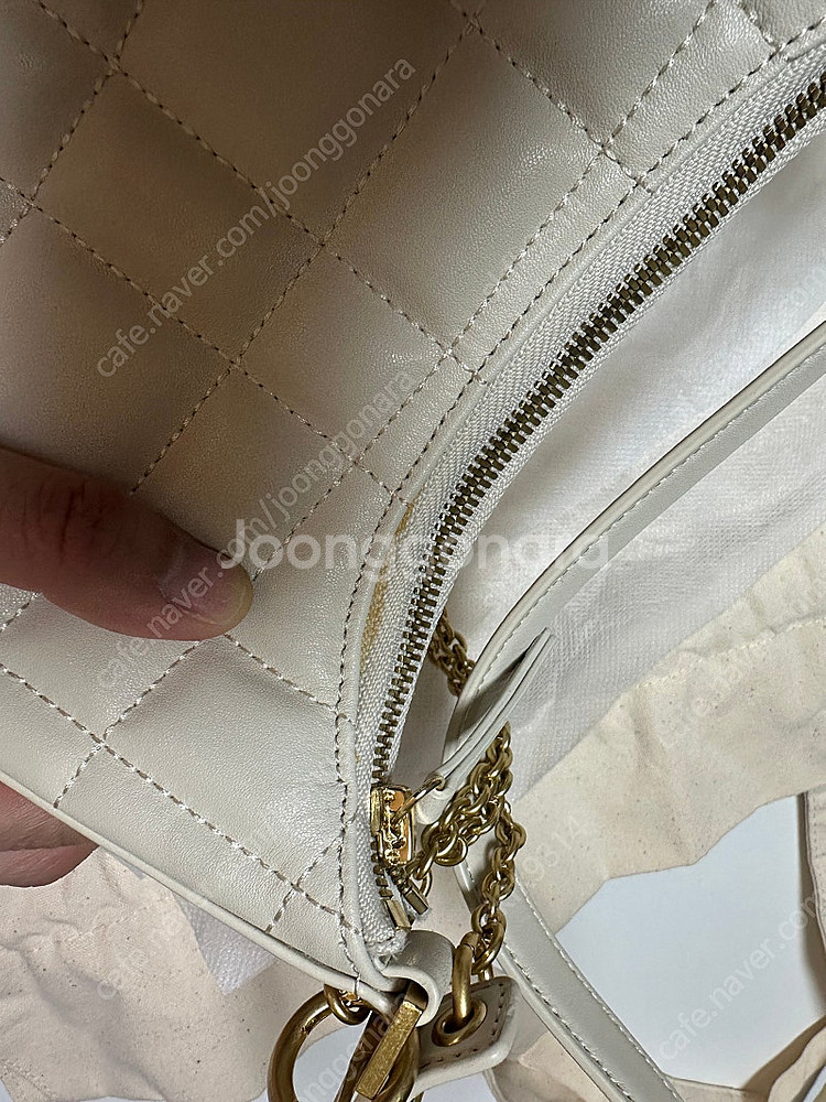 오스트카카 크누트 호보 퀄팅 아이보리백 미니--6