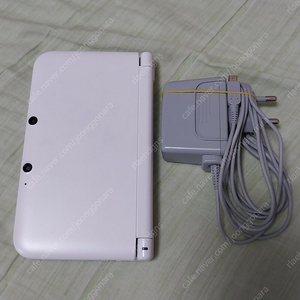 닌텐도 3ds xl 화이트 팝니다