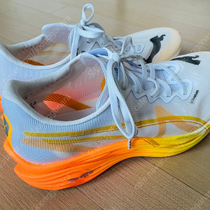 푸마디나엘3러닝화275mm박스포함