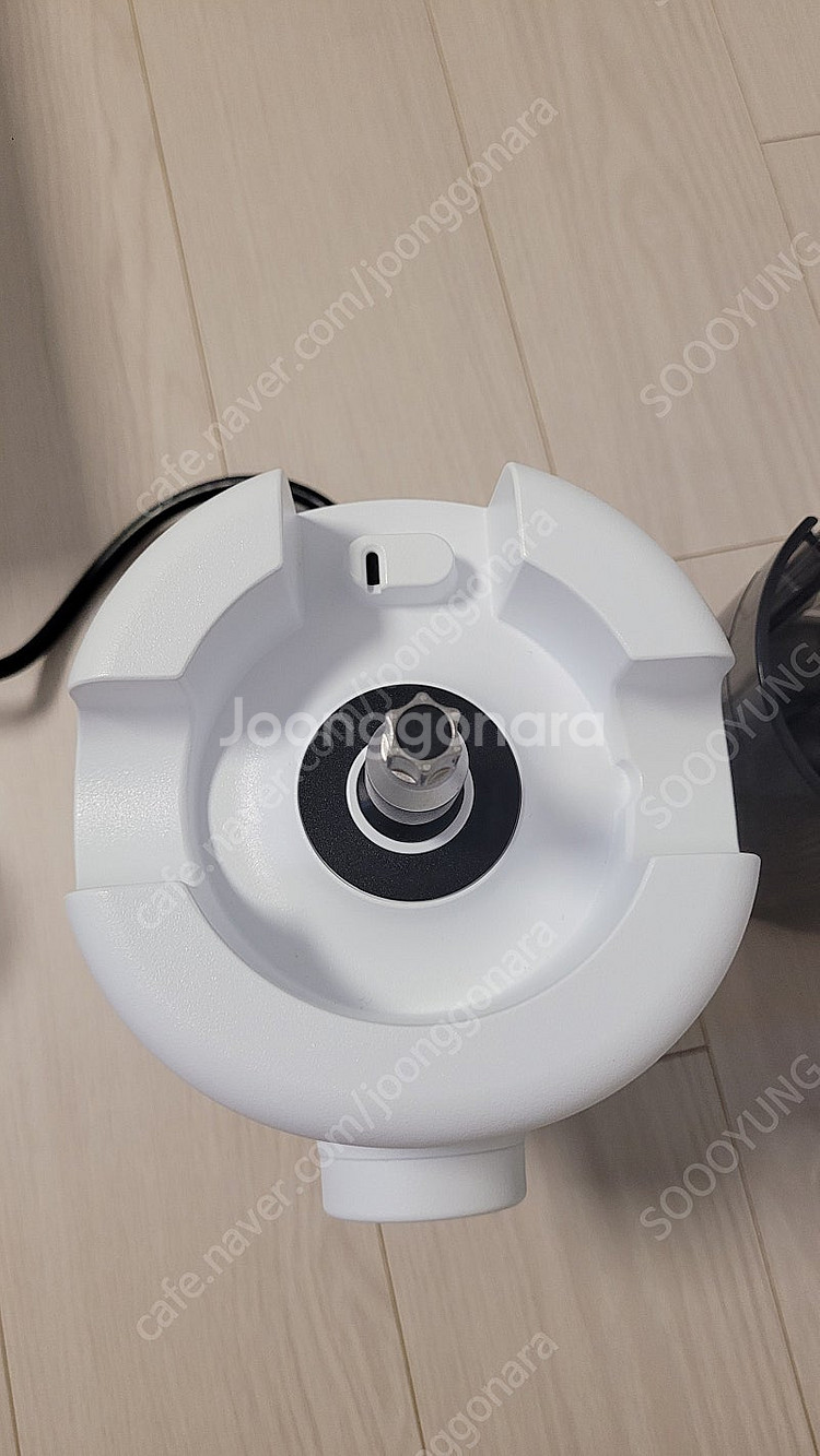 휴롬 착즙기 H310A 화이트 (상태 최상)--2