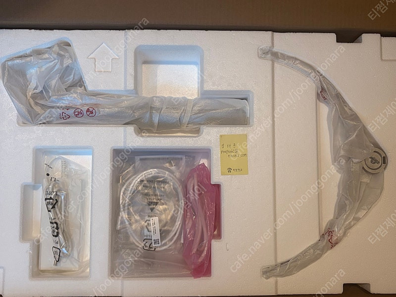 신품급 LG 모니터 32UP830K(4K/USB-C포트) 판매합니다. 이미지