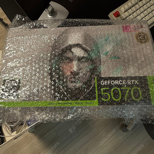 갤럭시 GALAX 지포스 RTX 5070 WHITE OC D7 12GB 그래픽카드 미개봉