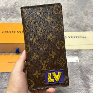 [한정판] 루이비통 LV 러버 브라짜 월릿 장지갑