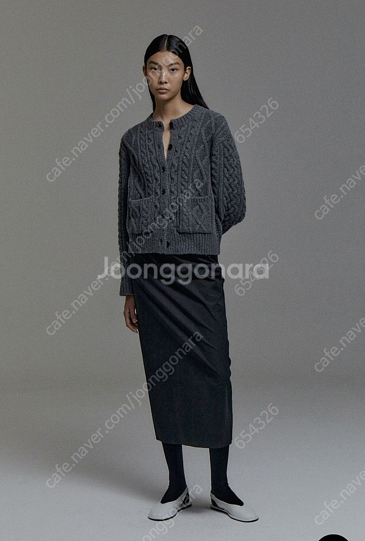 [새 제품]더 라이 케이블 라운드 가디건(차콜)--3