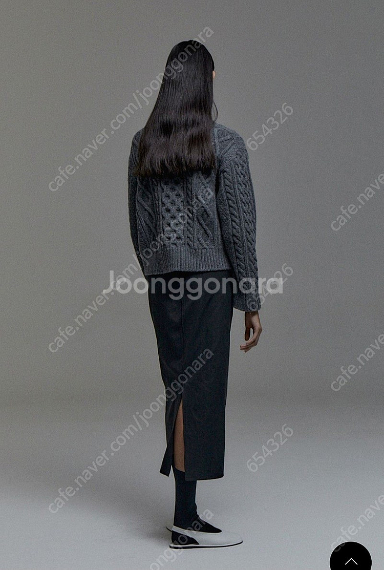 [새 제품]더 라이 케이블 라운드 가디건(차콜)--6