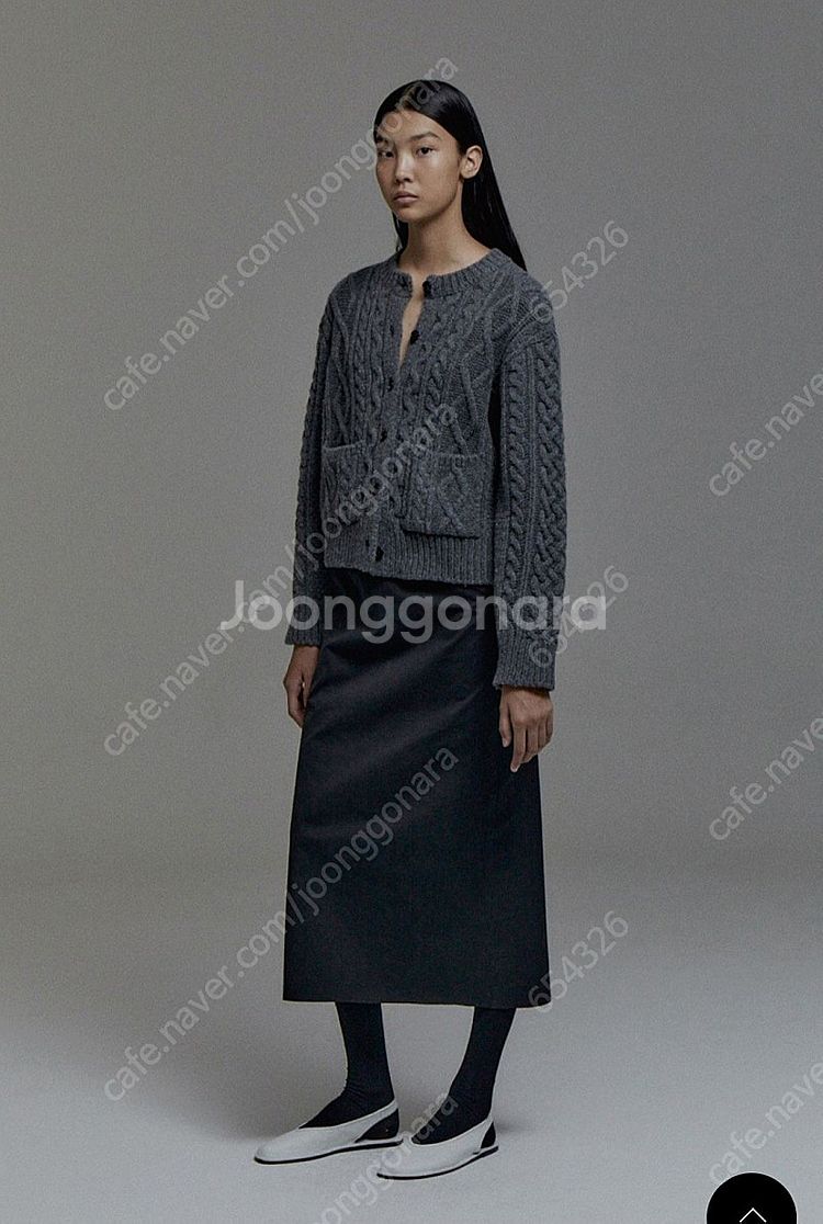[새 제품]더 라이 케이블 라운드 가디건(차콜)--7