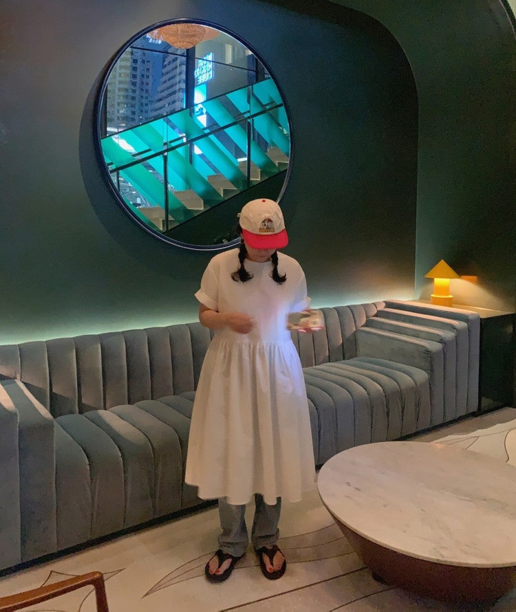[새상품] 제작 플레어 셔링 코튼 반팔 화이트 원피스 이미지