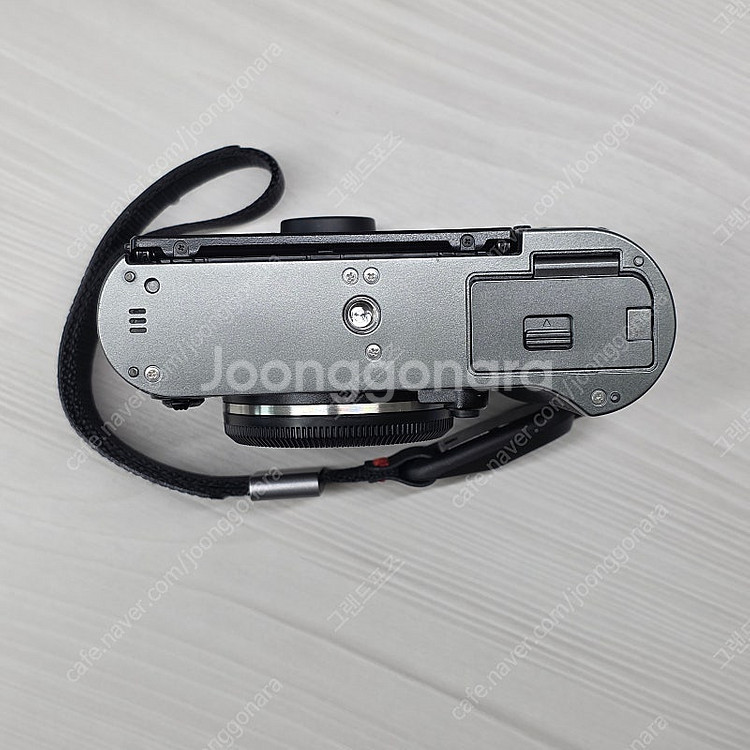 x-t50, 27mm f2.8, 23mm f2, 18-55 f2.8-4, 18-300 f3.5-6.3--4