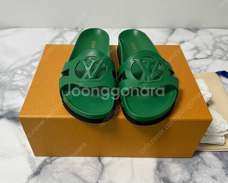 [새상품] 루이비통 이솔라 컴팩트 뮬 슬리퍼 37--0