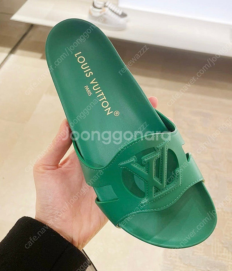 [새상품] 루이비통 이솔라 컴팩트 뮬 슬리퍼 37--5