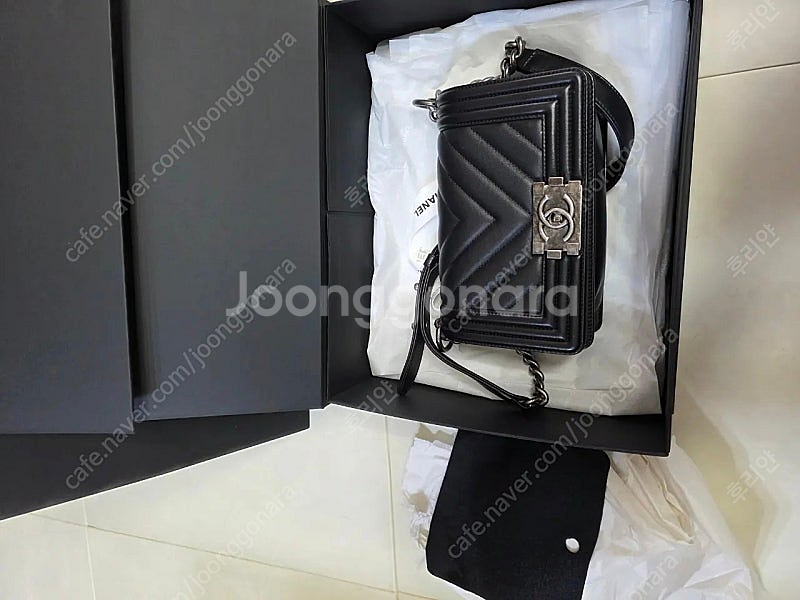 샤넬 보이백 보이샤넬 은장 스몰 쉐브론--0