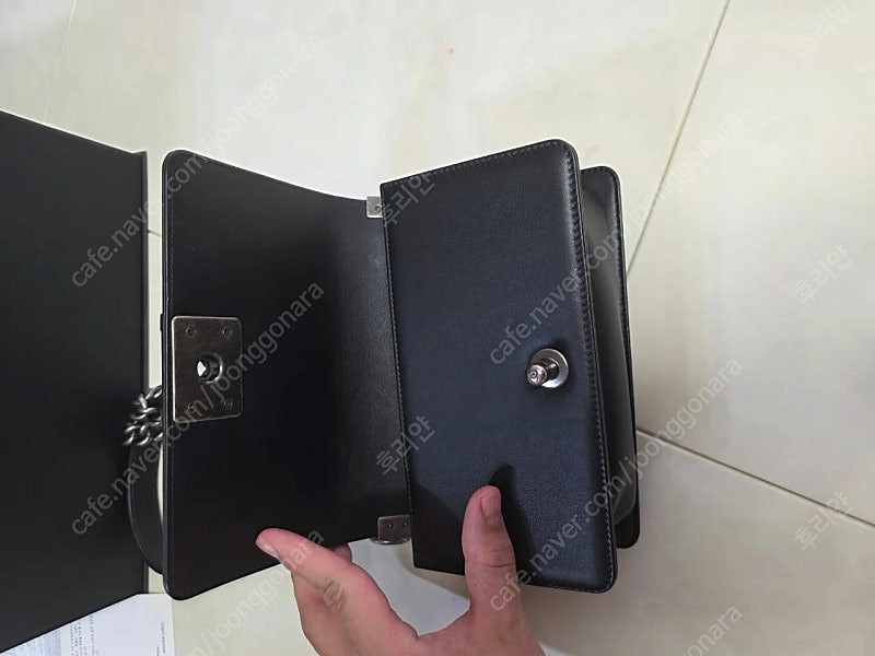 샤넬 보이백 보이샤넬 은장 스몰 쉐브론--2