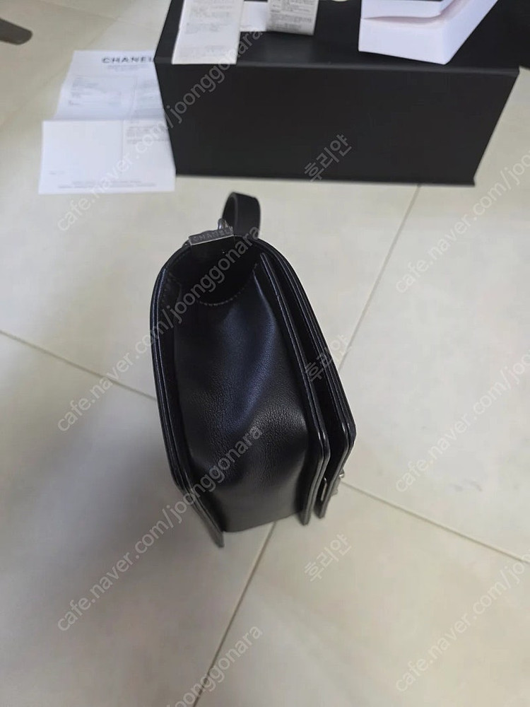 샤넬 보이백 보이샤넬 은장 스몰 쉐브론--4