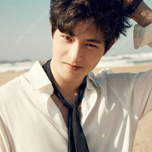 [구해요] 씨엔블루 이종현 모든 포카 구합니다.