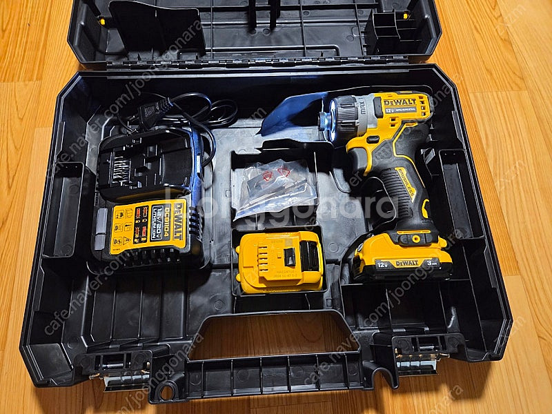 디월트 DCF601L2 전동드라이버 판매--1