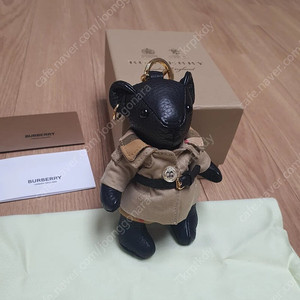 [귀한 레더]버버리 토마스 베어 키링 트렌치코트