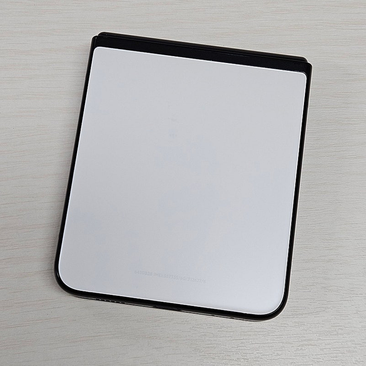 갤럭시Z플립3 화이트색상 256용량 깨끗한폰 가성비 꿀매물 서브폰 추천 12만 판매해요 이미지