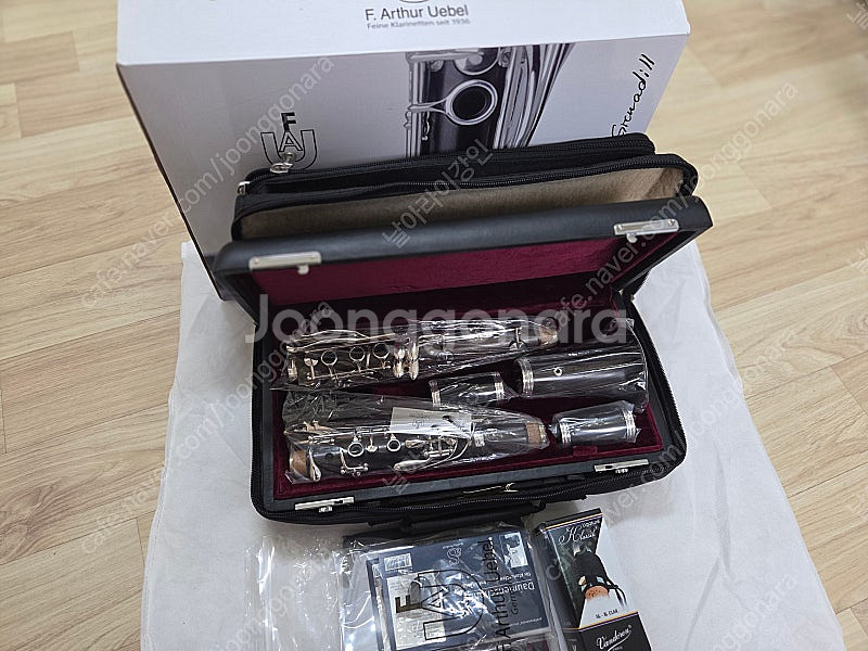 우에벨 Bb 클라리넷 슈페리어 (UEBEL Superior) 거의 미사용 A+급 풀박스 저렴하게 판매 합니다.--0