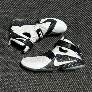 Nike 나이키 르브론 솔저9 농구화 판매합니다