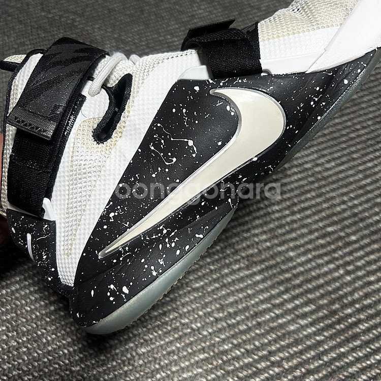 Nike 나이키 르브론 솔저9 농구화 판매합니다--4