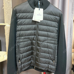 몽클레어 니트집업 [L]