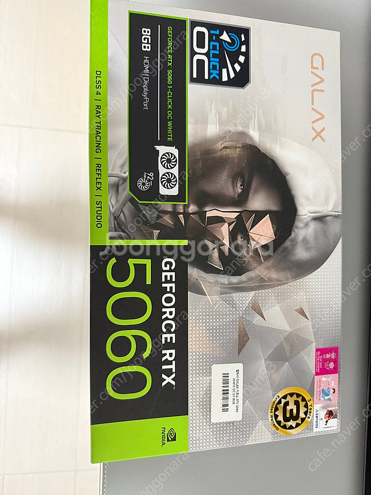 갤럭시 rtx 5060 화이트 (미사용)--0