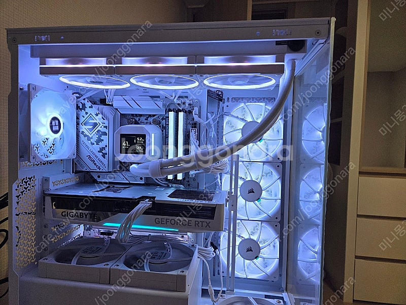 (평택)9800x3d 5070ti 초고사양 화이트pc ...--3