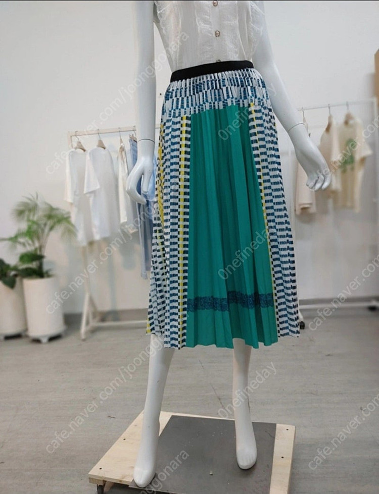 [새상품] 수입 패턴 주름 롱스커트--1