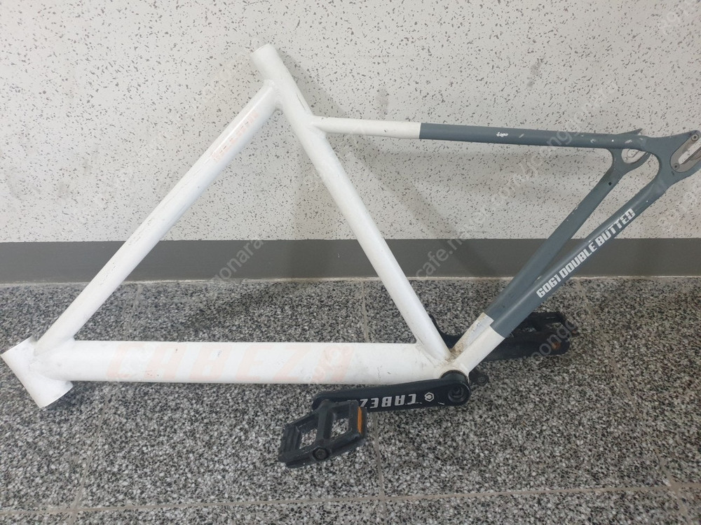가격내림=자전거 프레임 (크랭크 및 페달 포함) 팝니다 (인천)--1