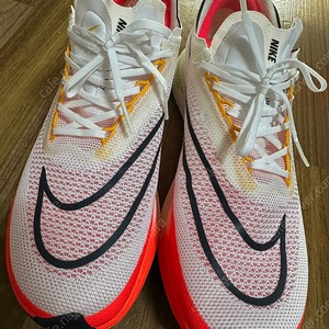 나이키 줌 X 스트릭플라이 로드 레이싱화 275mm 2km이하 착용