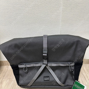 브롬톤 버로우 탑롤백L 1회 착용 판매합니다