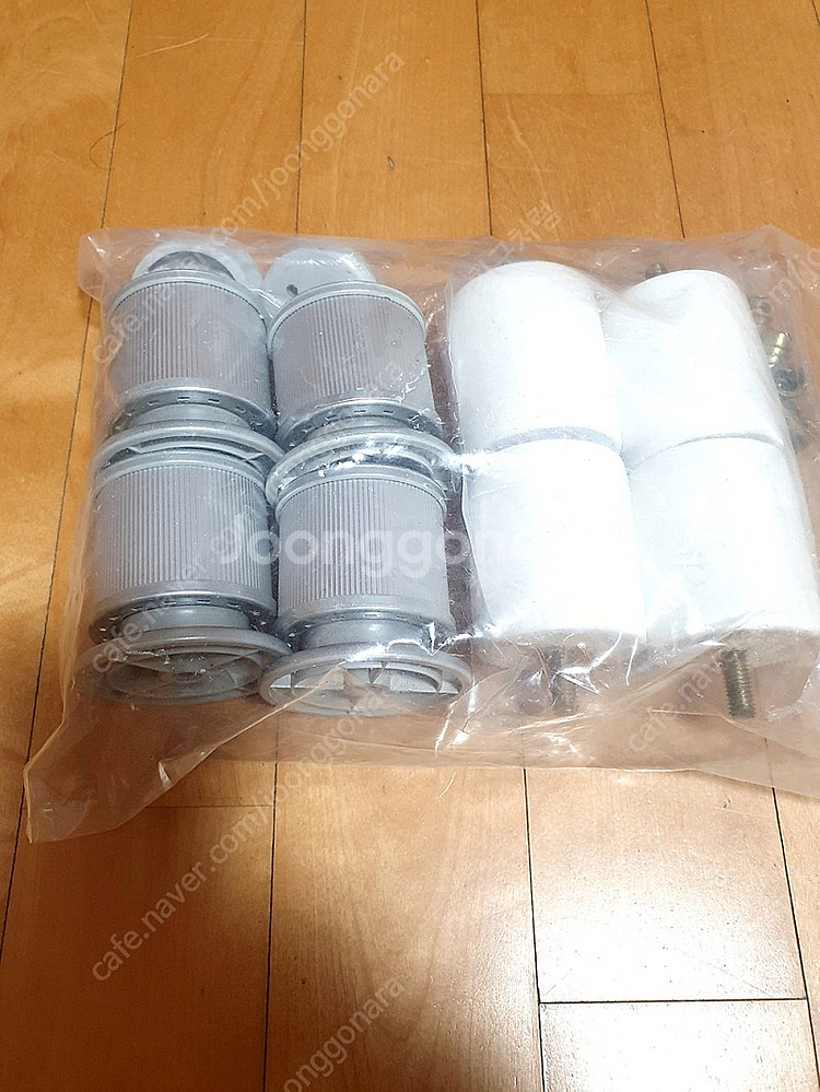 고무나무 책상 테이블 팝니다. (에눌했어요)--2