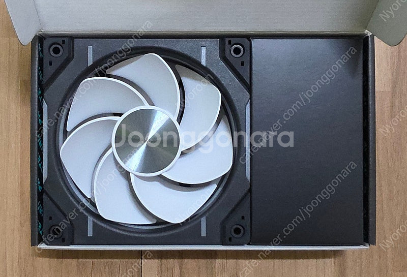 Phanteks PH-F120D30 역방향 팝니다.--0