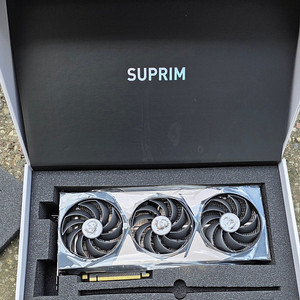 MSI 지포스 RTX 3080 슈프림 X 팝니다.