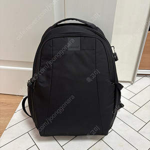 팩세이프 백팩 미사용품 팝니다