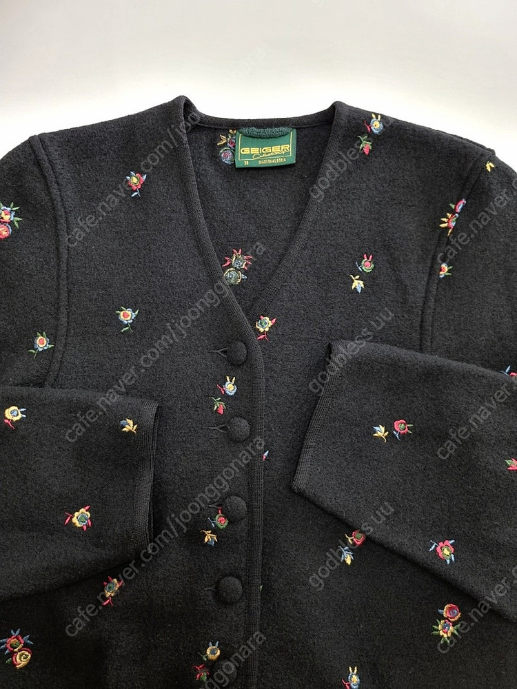 GEIGER 가이거 여성 자수 모직 가디건 (38)--2