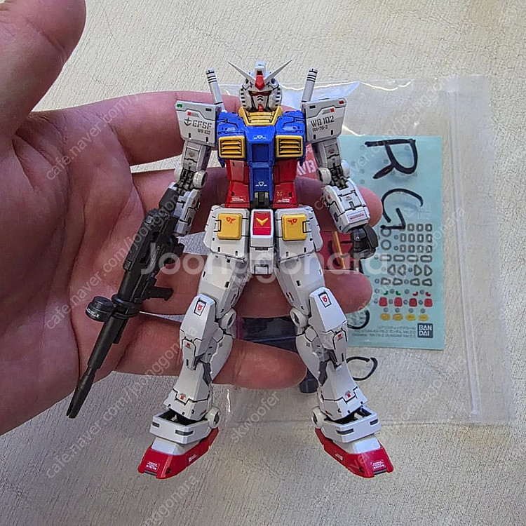 RG 2.0 퍼스트 건담 조립품 판매합니다--1