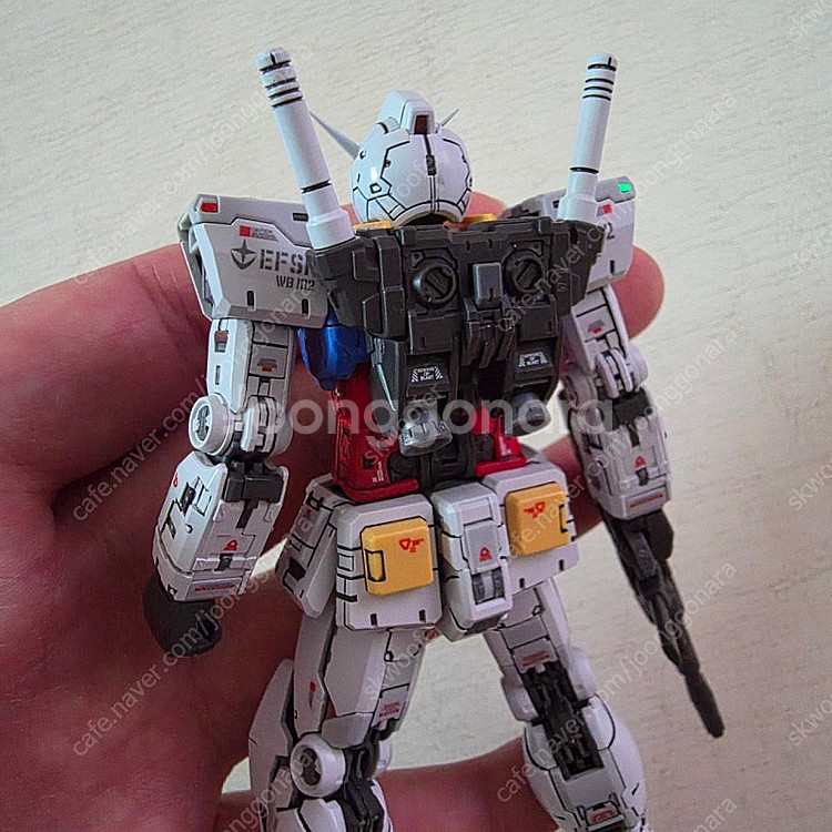 RG 2.0 퍼스트 건담 조립품 판매합니다--4